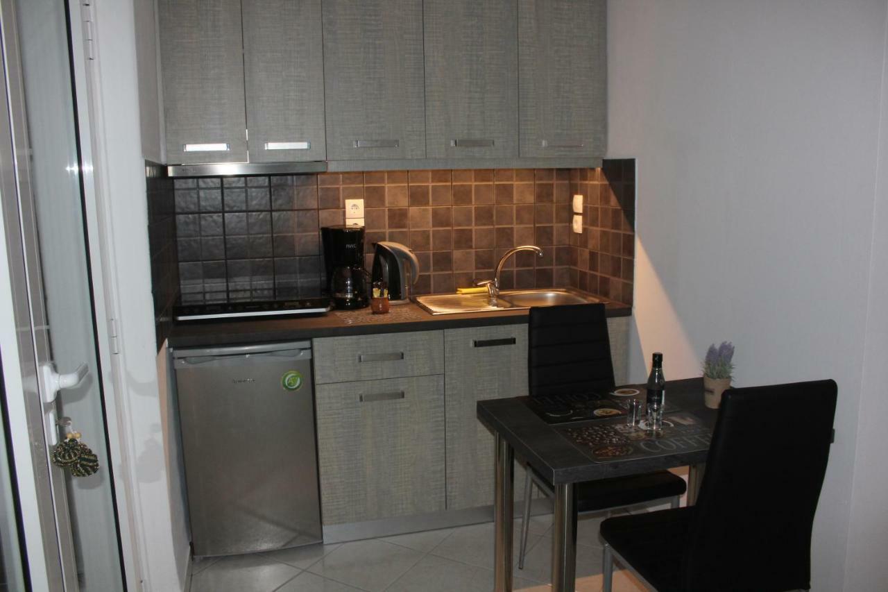 Aaron Studios Apartments Agia Fotia  المظهر الخارجي الصورة