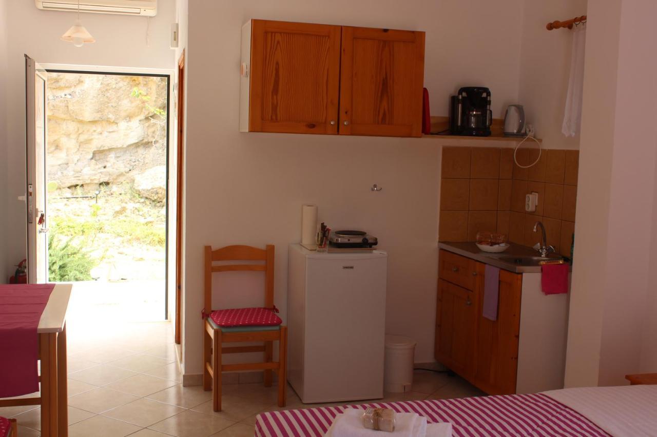 Aaron Studios Apartments Agia Fotia  المظهر الخارجي الصورة